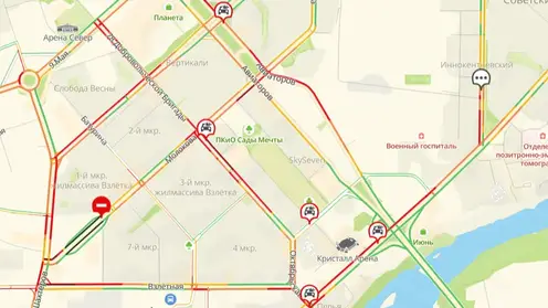 Красноярцы встали в пробку на Взлётке из-за пяти ДТП