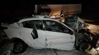 В Красноярском крае в ДТП с фурой погибли водитель легковушки и его пассажирка В Красноярском крае в ДТП с фурой погибли водитель легковушки и его пассажирка