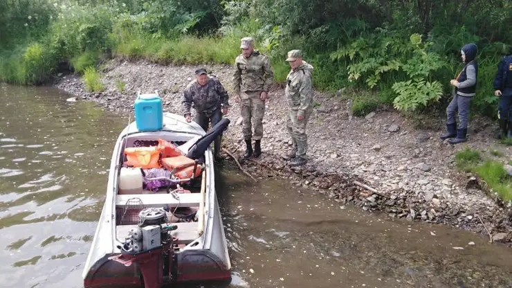 В Красноярском крае на берегу реки Мана нашли незаконную свалку