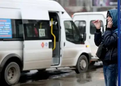 Курение на остановках запретили в Хакасии