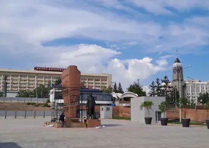 На памятник Чехову в Красноярске вернули цитату писателя