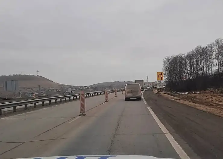 Автомобилистов Красноярского края предупреждают о заторах на федеральной трассе