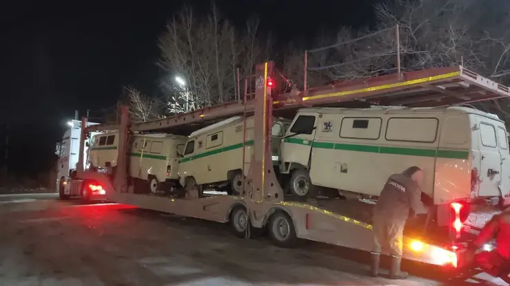 В Красноярск доставили новую партию бронированных «буханок» на нужды СВО