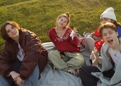 Команда блогера Миланы Хаметовой попала в аварию на трассе из Красноярска в Кемерово (видео)