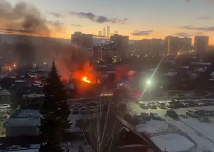 В красноярской Николаевке загорелся частный дом