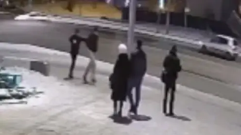 Красноярец получил срок за стрельбу на остановке, пытаясь отпугнуть ухажеров от знакомой