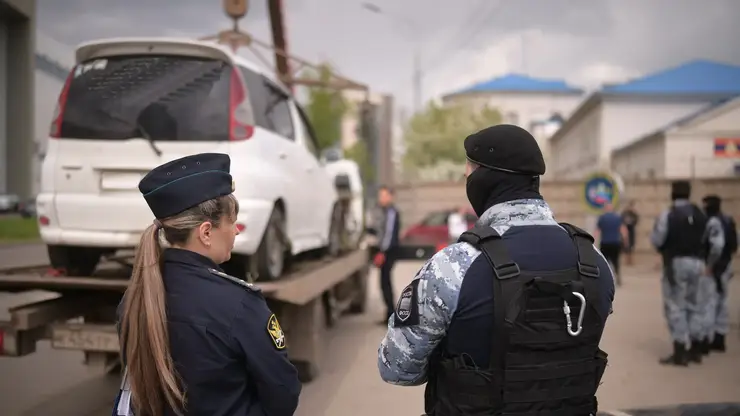 Красноярка угнала арестованный судебными приставами автомобиль