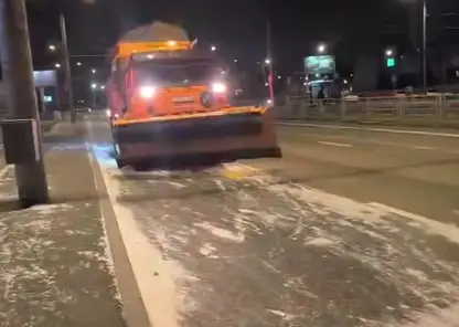 Минус 12 после ноябрьского дождя: Красноярск сковал гололёд и заморозки