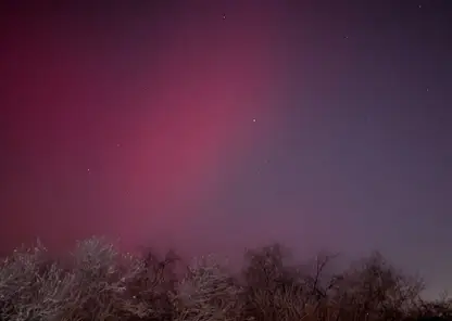 Северное сияние озарило небо над Красноярском