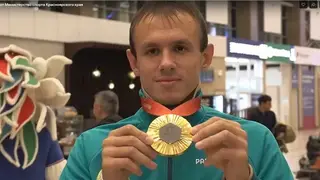 Паралимпийского чемпиона Матвея Якушева торжественно встретили в Красноярске (видео)