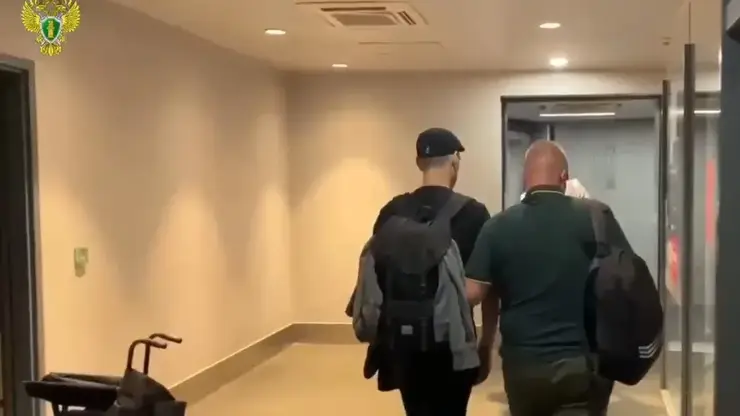 Мужчину из Иркутска, скрывавшегося от следствия по делу о крупном мошенничестве, депортировали из Камбоджи в РФ