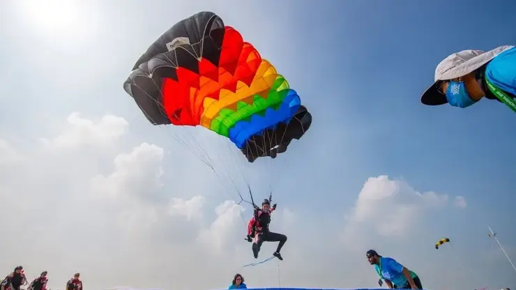 Глеб Самойлов, прыжки с парашютом и  фуд-площадка — что интересного ждет красноярцев на бесплатном фестивале