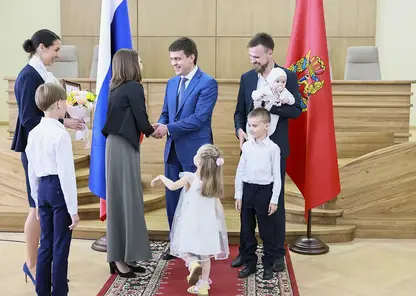 Врио губернатора Красноярского края поздравил победителей конкурса «Семья года»