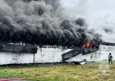 Крупный пожар охватил 2000 квадратных метров на птицефабрике в Томске
