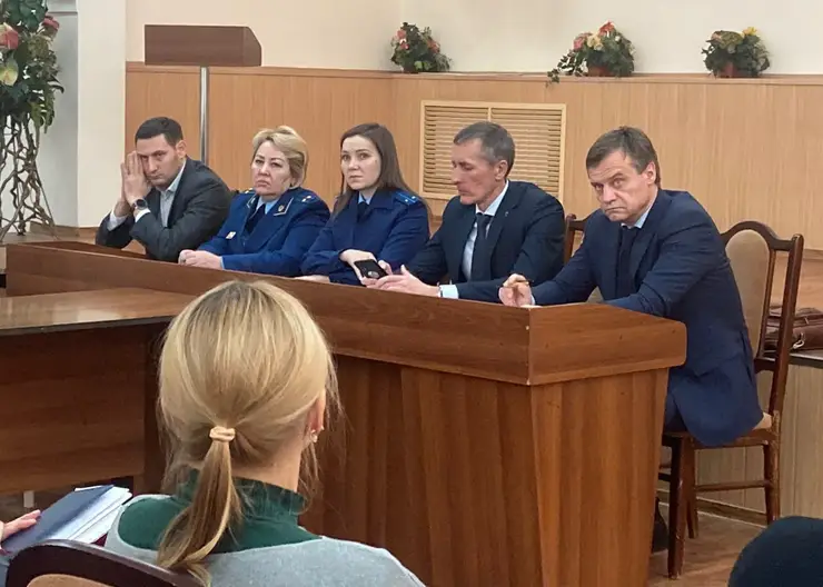 Прокуратура Красноярска и депутаты регионального Заксобрания приняли участие в приеме жителей Николаевки