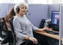 У опыта нет возраста: как Т2 превратила службу поддержки в карьерную площадку для специалистов 50+