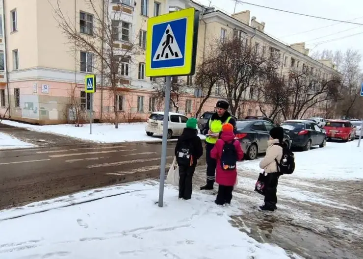 Более 300 нарушений ПДД детьми-пешеходами выявили в Красноярске и Дивногорске