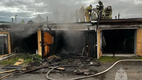 В Красноярском крае за сутки потушили 8 пожаров и дважды выезжали на ДТП