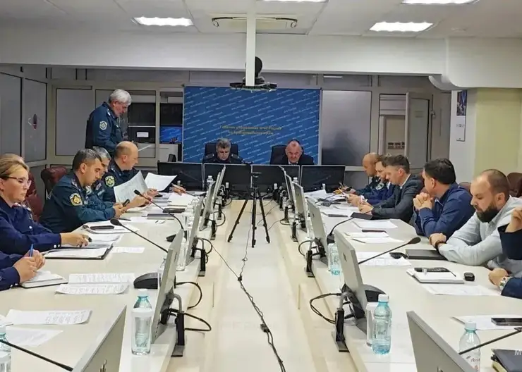 Оперштаб по ситуации с разливом топлива из резервуара на Таймыре провели в управлении МЧС по Красноярскому краю