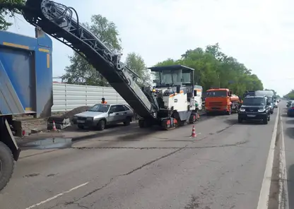 В Красноярске дорожники начали фрезерование старого покрытия на ул. Свердловская