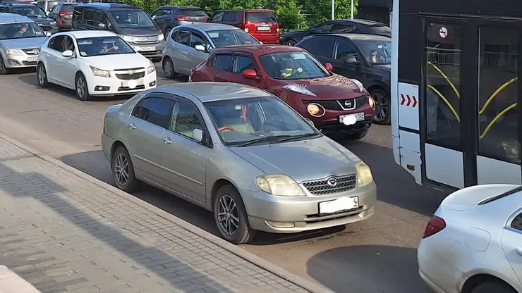 Красноярцы второй день подряд встают в огромную пробку на выезде из города