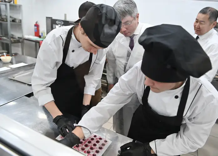 Красноярск стал лидером среди сибирских городов по дефициту поваров