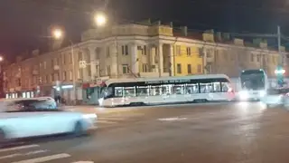 Огромная пробка собралась на Мичурина в Красноярске из-за ДТП с участием трамвая