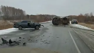 Три машины столкнулись на трассе Красноярск — Канск: один человек погиб, двое пострадали
