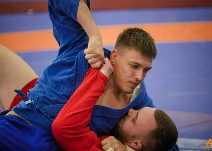 Красноярский турнир по самбо объединил регионы в память о героях и победе