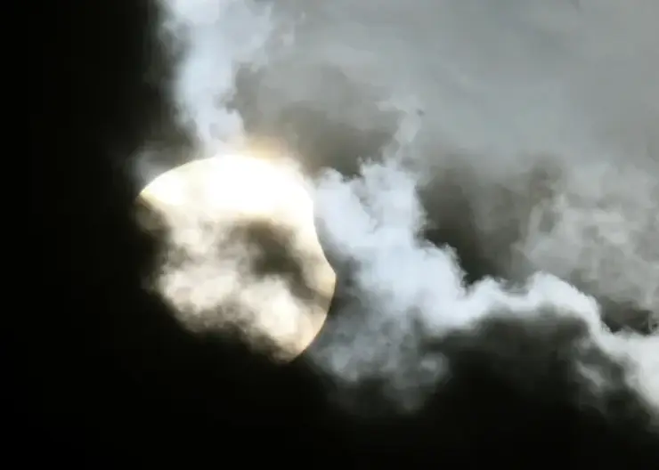 17 февраля красноярцы увидят редкое «огненное кольцо»: учёный рассказал о кольцеобразном затмении