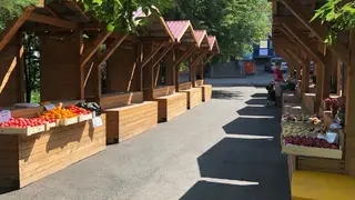 В Советском районе Красноярска обустроили новые торговые ряды В Советском районе Красноярска обустроили новые торговые ряды
