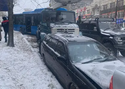 В Хабаровске 3 ноября в ДТП попали восемь автомобилей и четыре автобуса