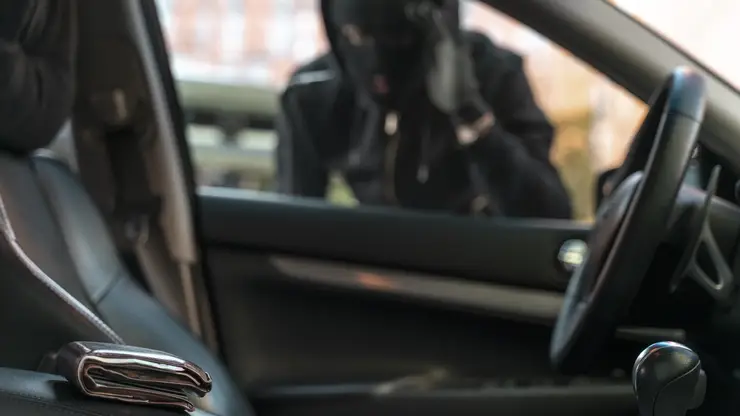 Красноярец инсценировал угон своей машины, чтобы не ехать с женой по магазинам