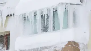 Красноярка уснула на морозе, примёрзла к металлической ручке и лишилась руки