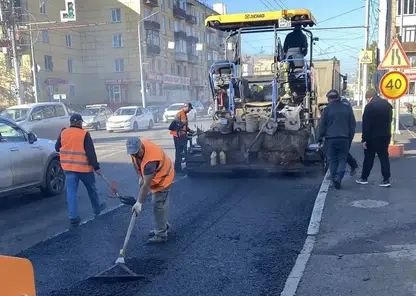 Водителей просят искать пути объезда из-за укладки асфальта на Свободном в Красноярске