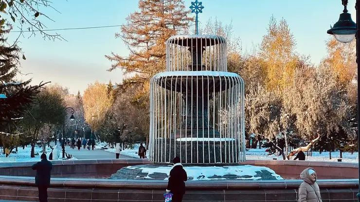 Фонтаны Омска готовят к Новому году
