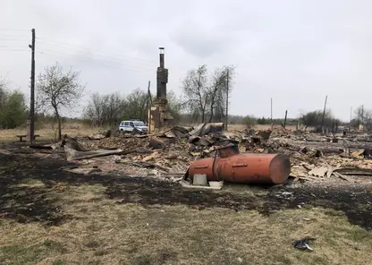 В Красноярском крае из-за халатности экс-начальника районных электросетей во время майских пожаров сгорело имущество на 3,7 млн рублей