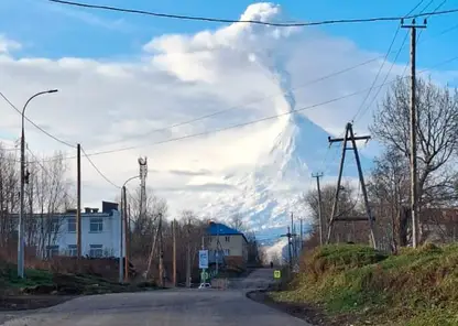 На Камчатке спасатели предупредили о возможных пеплопадах после утреннего извержения Ключевской сопки