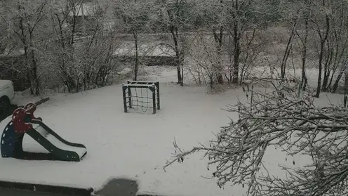 Апрельский снегопад накрыл Приморье: в центральных и северных районах выросли сугробы