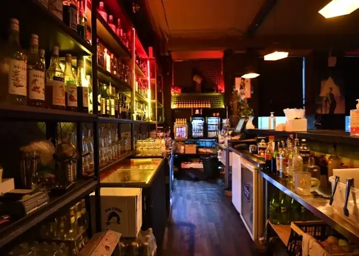 Полиция за выходные изъяла 130 литров нелегального алкоголя из баров Читы