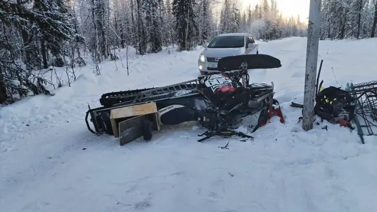 Четырехлетний мальчик разбился на снегоходе во время поездки с отцом