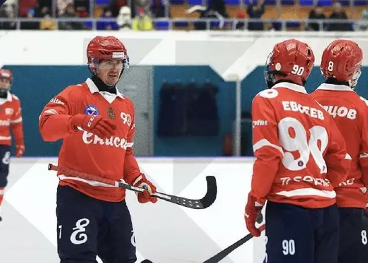 Хоккейный клуб «Енисей» разгромил соперников из Хакасии