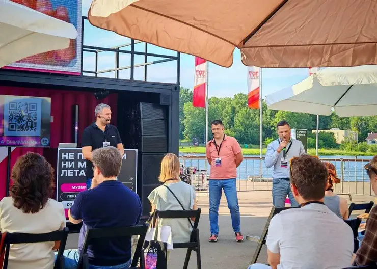 На Ярыгинской набережной в Красноярске появилось пространство с фильмами, музыкой и мастер-классами