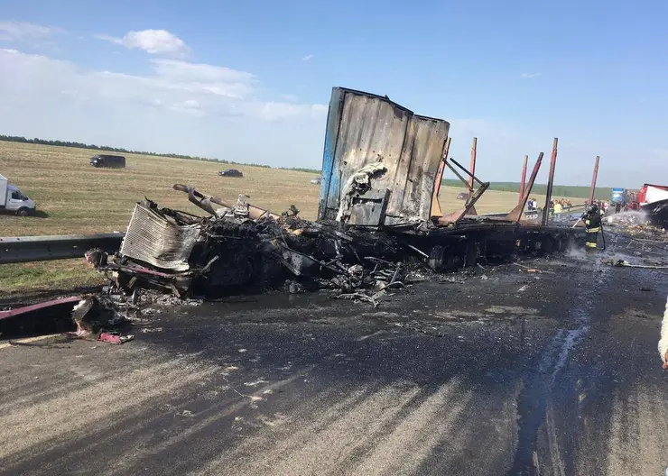 Под Красноярском произошло крупное ДТП со смертельным исходом