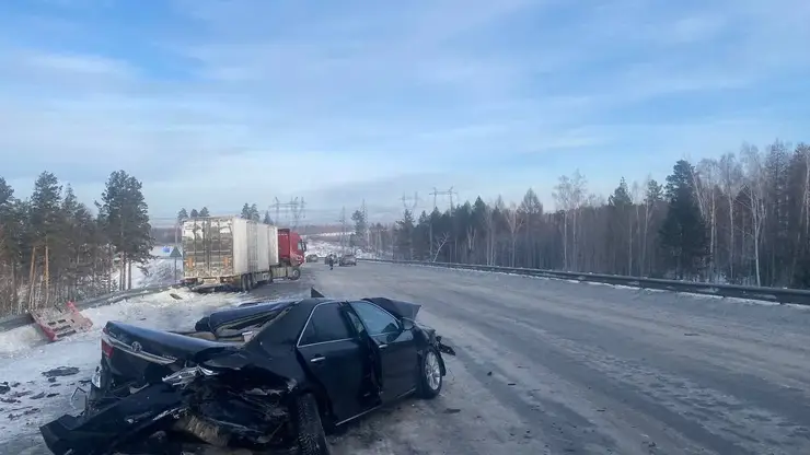 Три человека пострадали в ДТП в Иркутской области