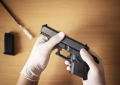 Во Владивостоке восьмиклассник открыл стрельбу в школе: есть пострадавшие