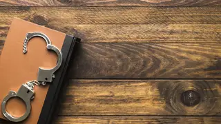 В Дивногорске мужчина украл продукты и телефон из квартиры соседки