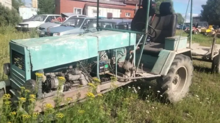 В Томской области полицейские задержали нетрезвого водителя на самодельном тракторе