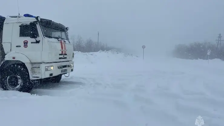 Мощный циклон парализовал Камчатку: отменены занятия в школах, задержаны авиарейсы, объявлена лавинная опасность