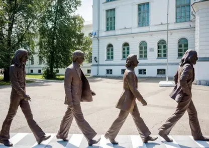 «Гастролирующую» скульптуру The Beatles установят в Томске у ТГАСУ